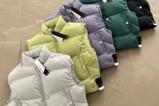 企業(yè)員工在羽絨服馬甲定制的時候，如何選擇合適自己的尺碼？